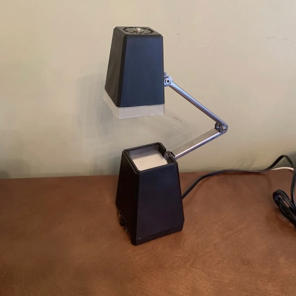 1960’s Vintage High/Low Intensity Pyramid Table Desk Lamp - Folding Adjustable - Picture 8 of 9
